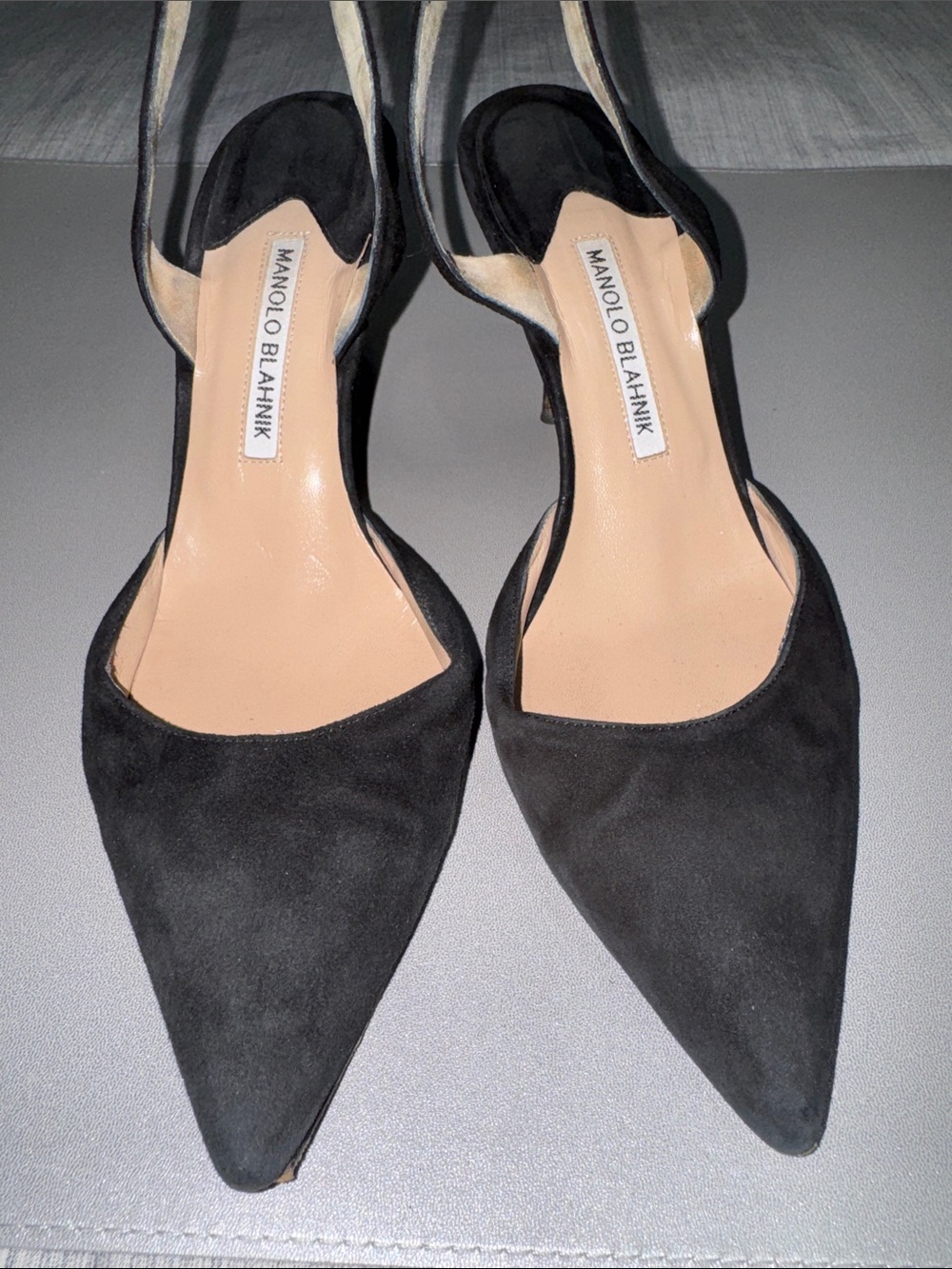 Manolo Blahnik Carolyne Black Suede Slingback Pointed Pumps Size EU 39 / US 8.5 - Picture 16 of 17